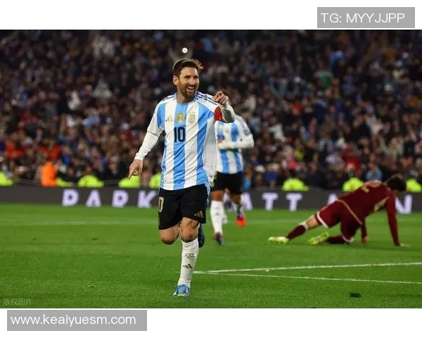 当世界足球巨星强强联手时绿茵场上会迸发怎样的璀璨火花 当世界足球巨星强强联手时绿茵场上会迸发怎样的璀璨火花