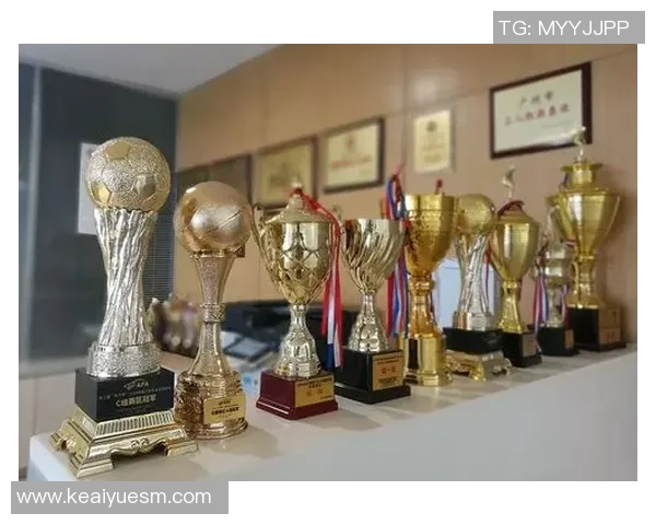 德州足球球星赛场拼搏精神引领团队奋勇前行追逐冠军梦想 德州足球球星赛场拼搏精神引领团队奋勇前行追逐冠军梦想